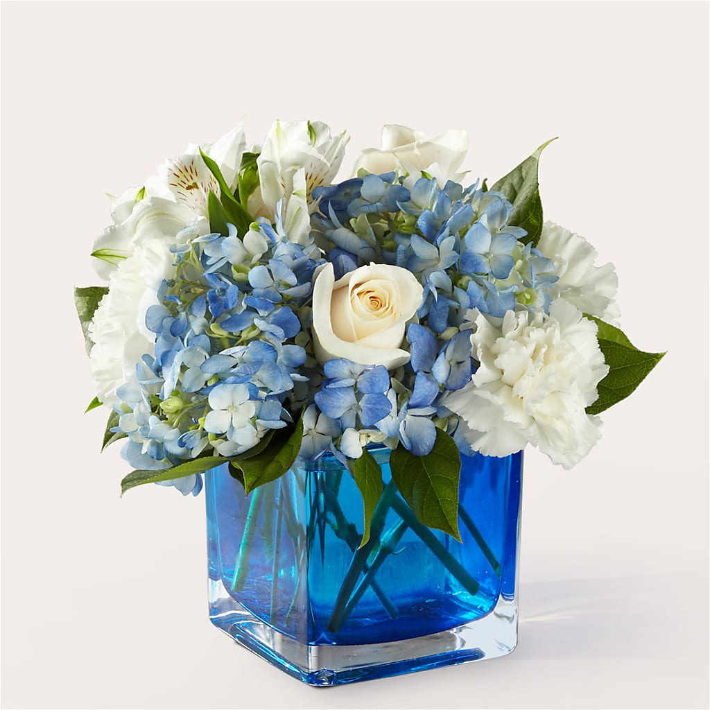 Soothing Waters Bouquet – Paoli Mercantile, Paoli IN