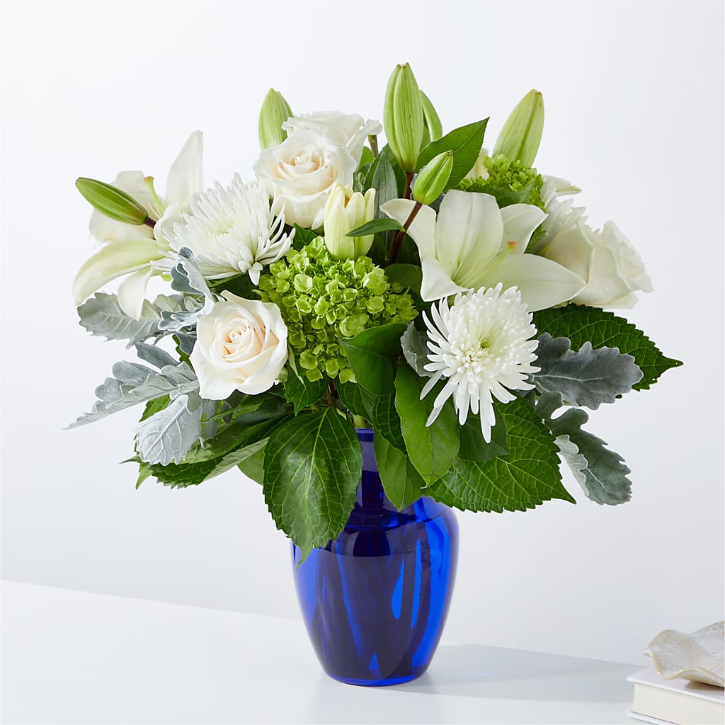 Snowy Dreams Bouquet – Paoli Mercantile, Paoli IN