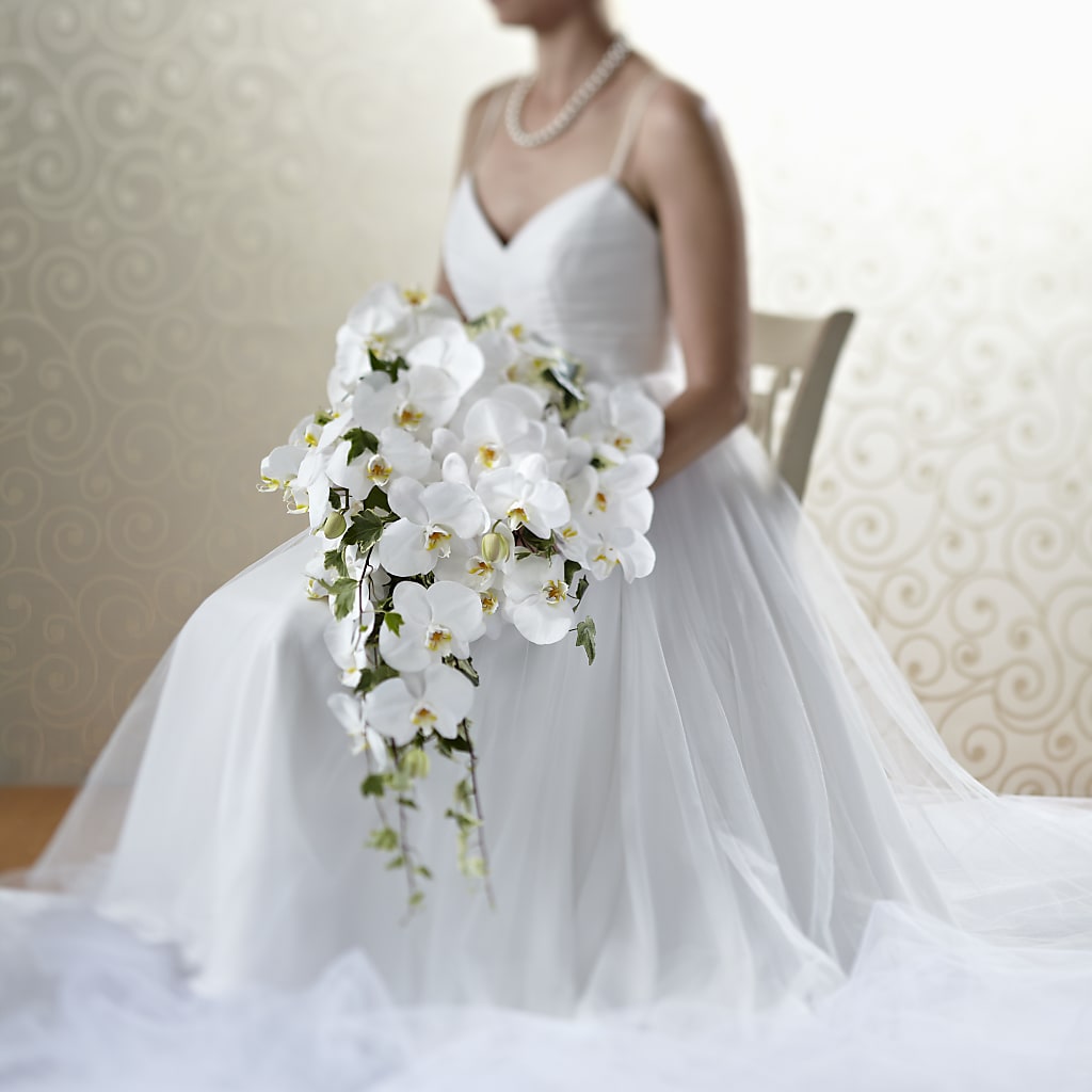 Classic White Bouquet – Paoli Mercantile, Paoli IN