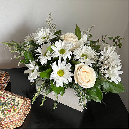Fresh Linen Box Bouquet –  Paoli Mercantile, Paoli IN